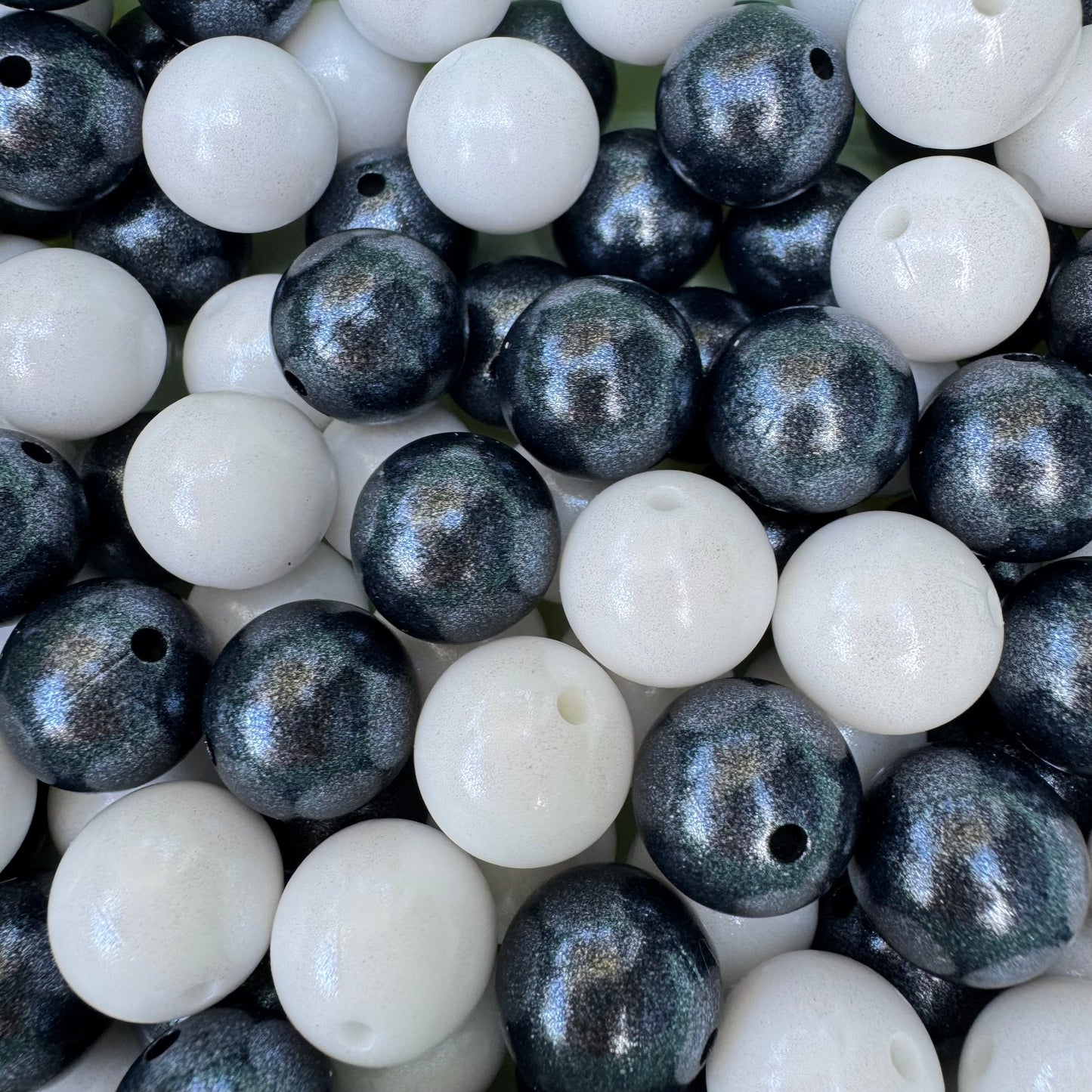 Shiny Opal Black & White Mix 40PK