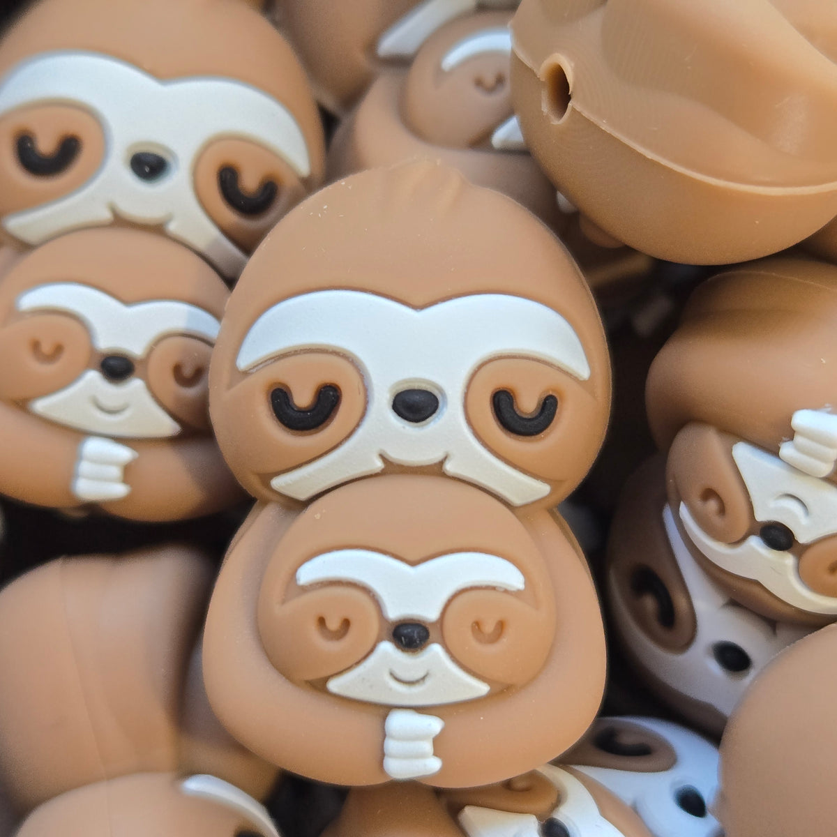 3D Sloth Mommy and Baby